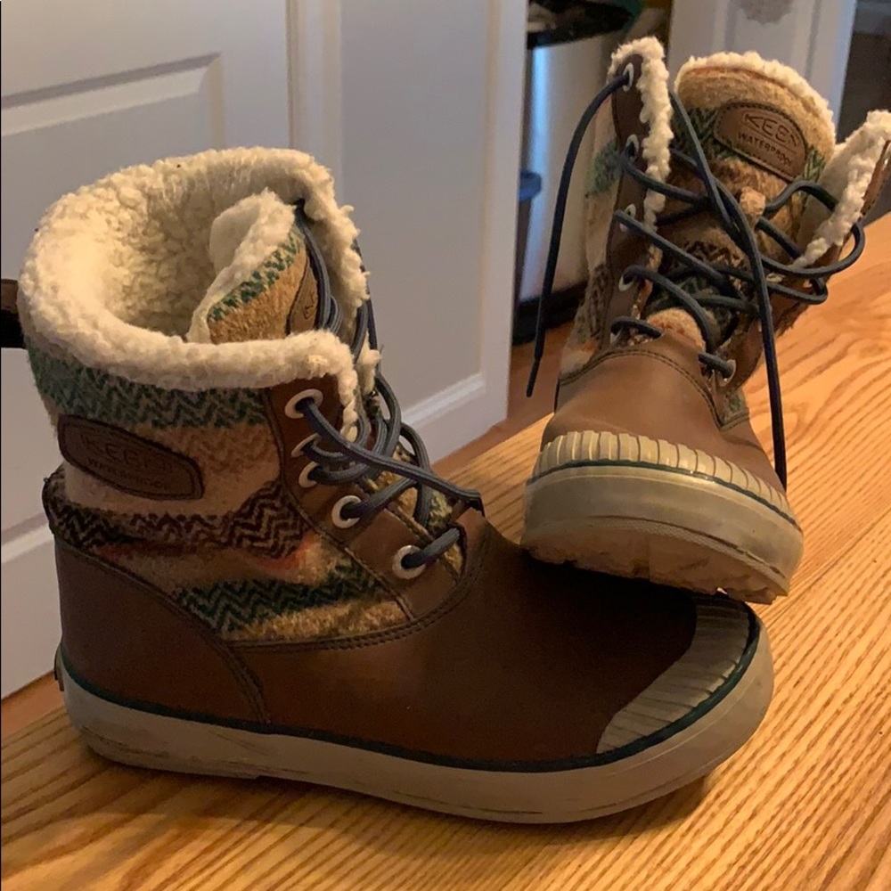 Keen waterproof boots 7.5